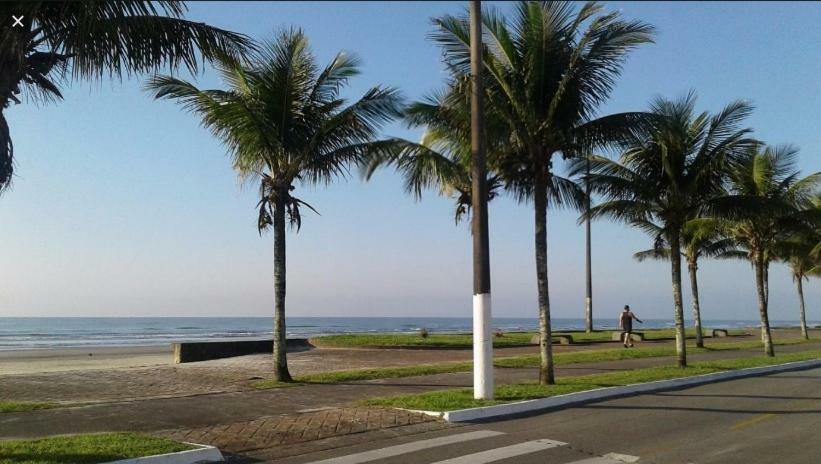Casa Para Temporada Na Praia Grande Aprox 100 Mts Da Praia Villa Exterior photo